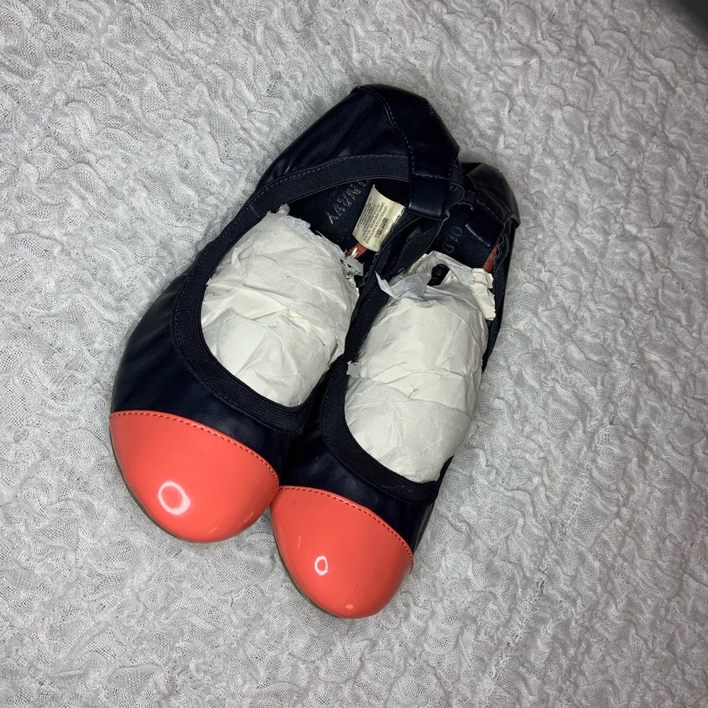 Super stretchy flats